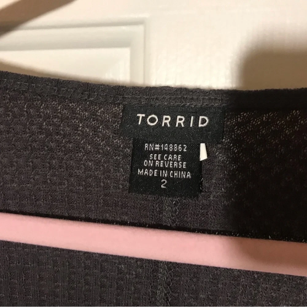 Torrid Skull Thermal Long Sleeve Shirt Size 2 Plus Studded - Picture 4 of 5